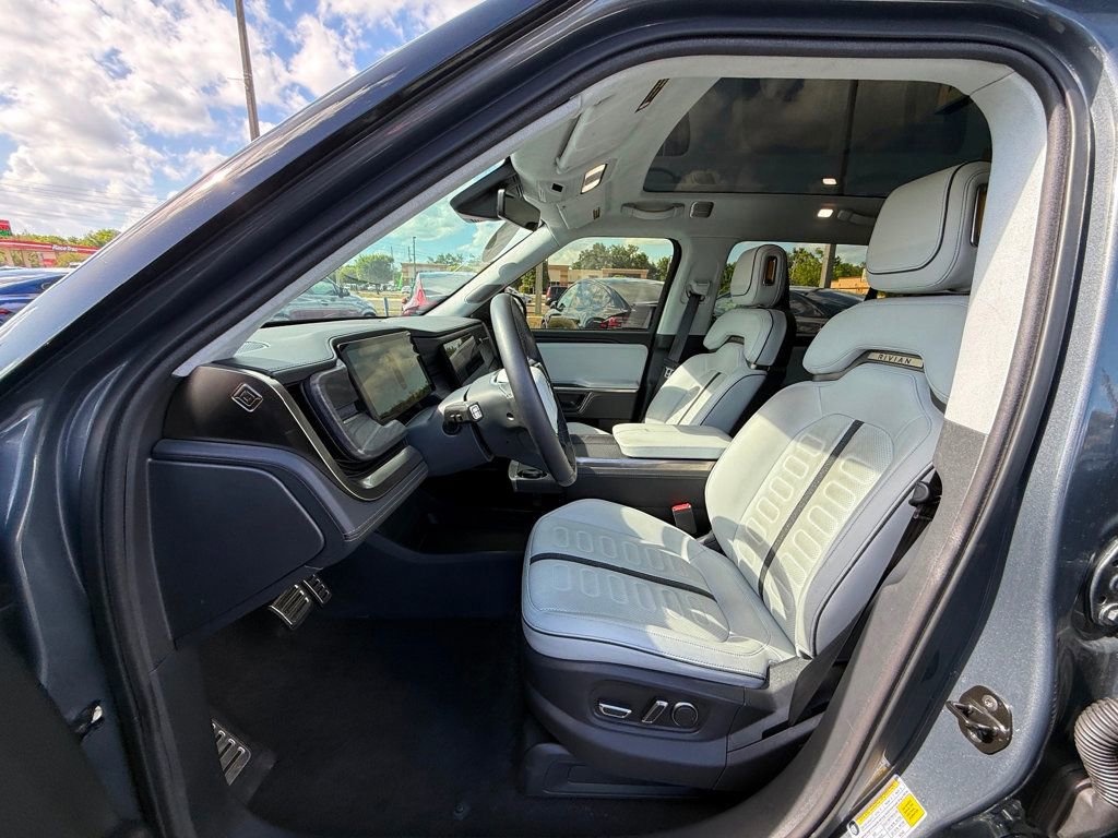 Used 2023 Rivian R1S Adventure image 10