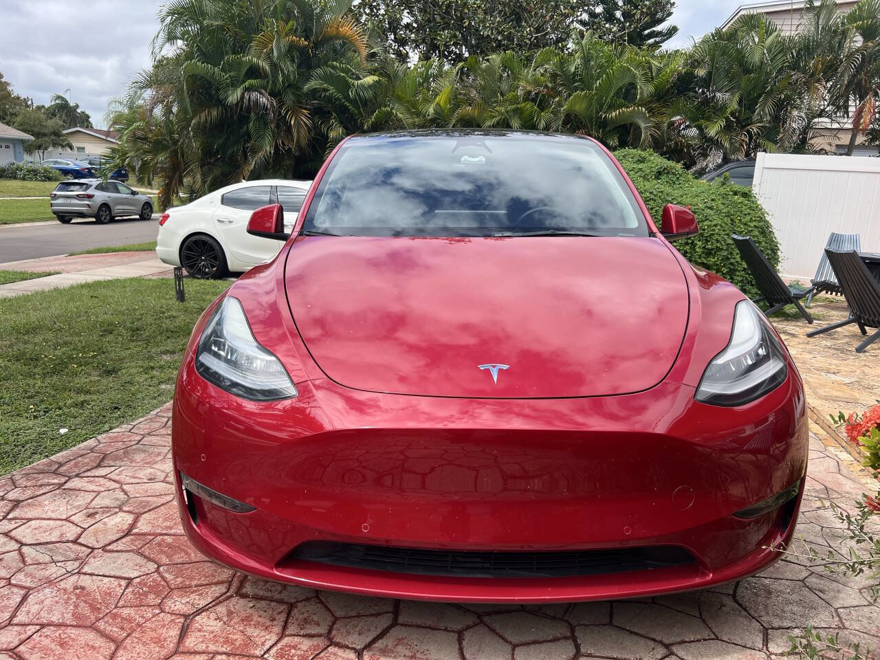 Used 2022 Tesla Model Y Long Range image 1