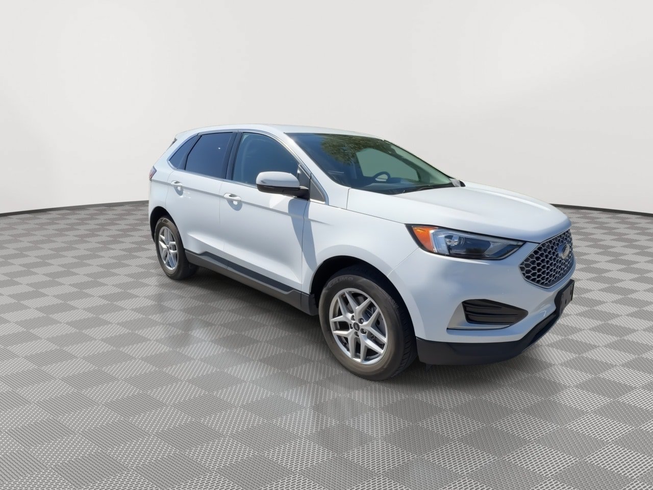 Used 2024 Ford Edge SEL AWD/4WD image 2