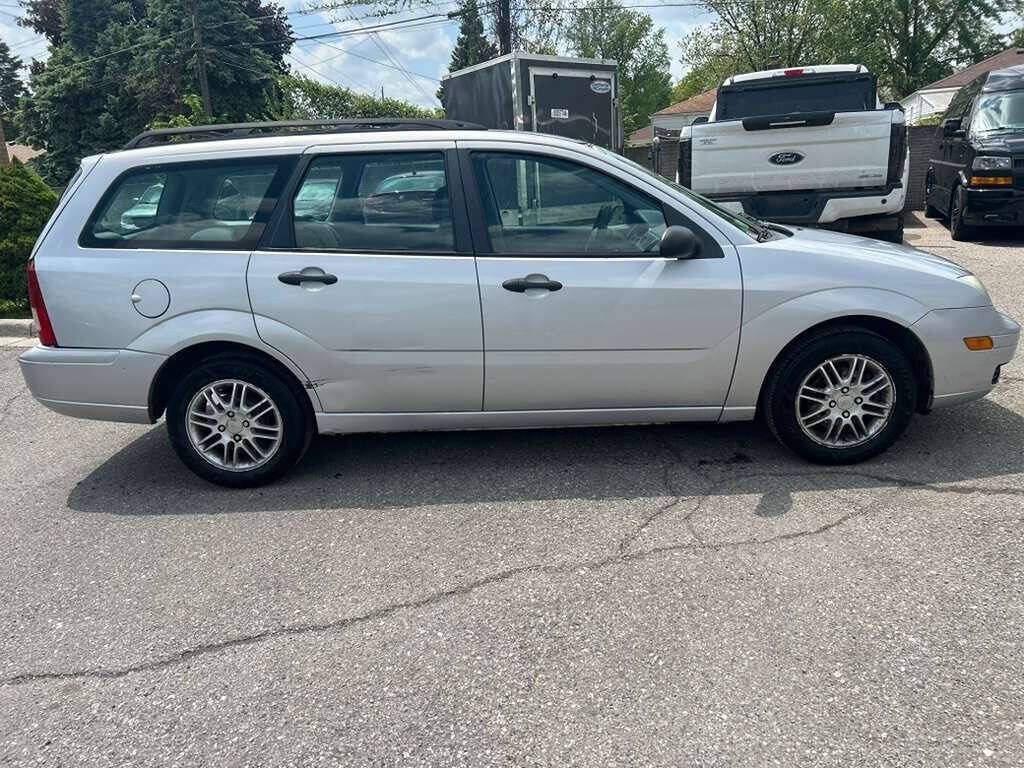 Used 2006 Ford Focus SE FWD image 4