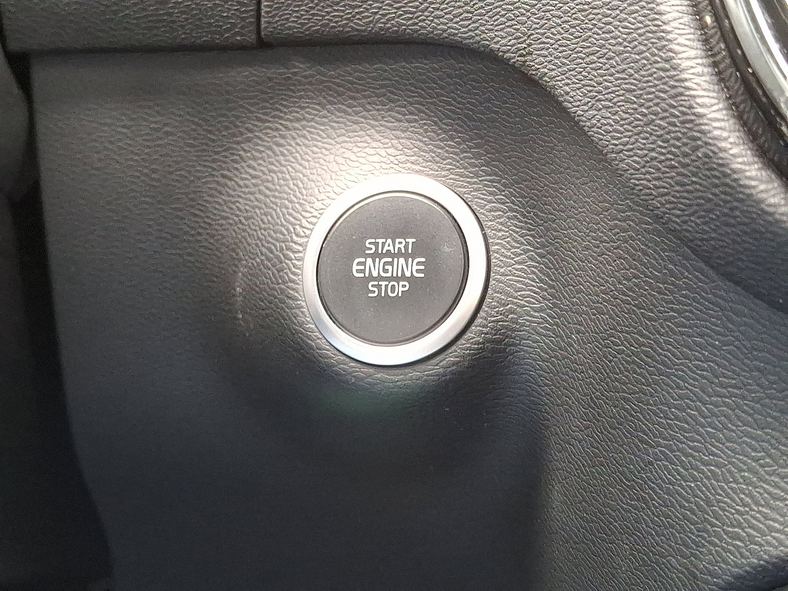 Used 2021 Volvo XC40 T5 R-Design w/ Climate Package image 25