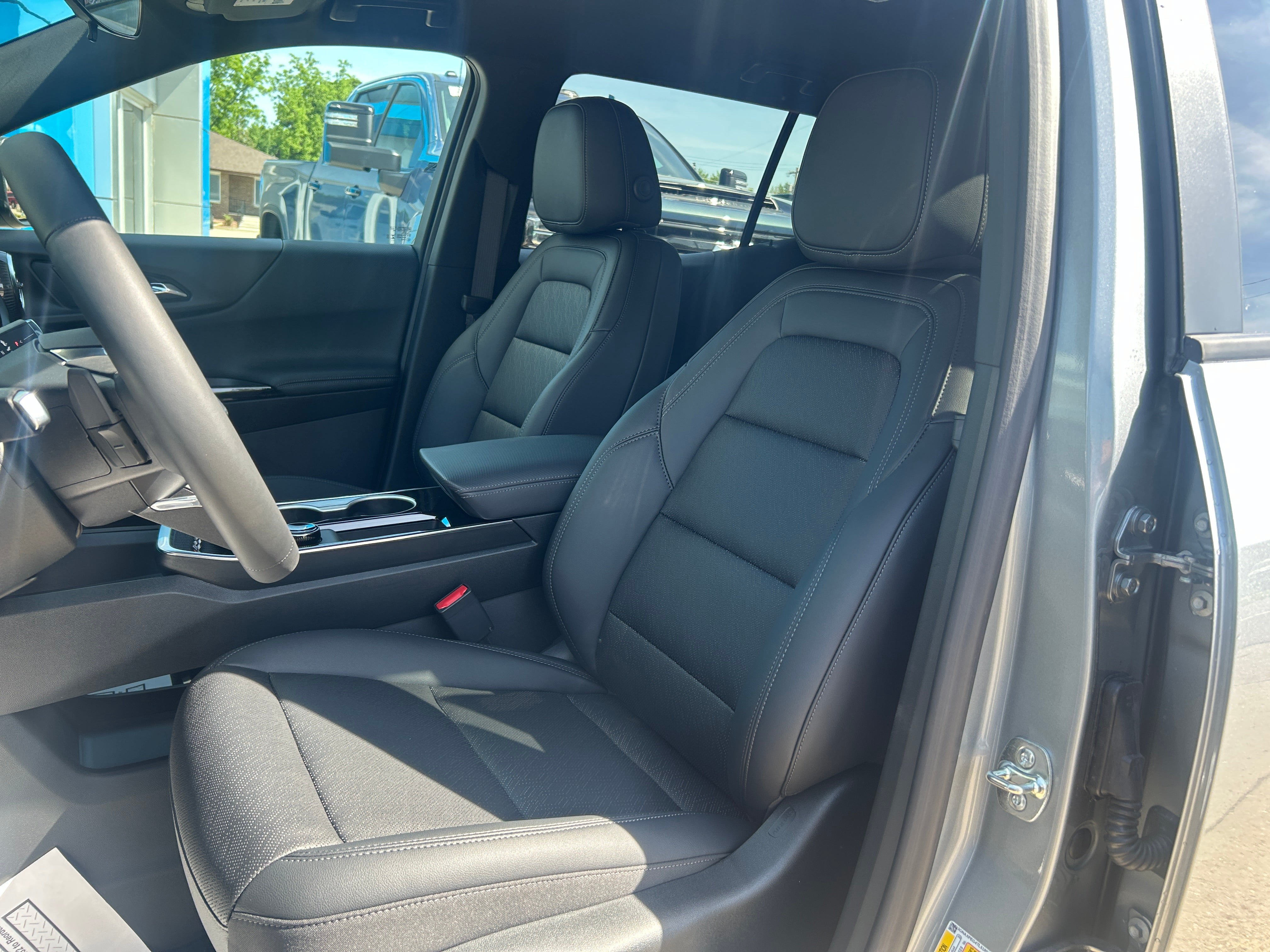 New 2026 Chevrolet Equinox LT w/ Convenience Package II AWD/4WD image 14