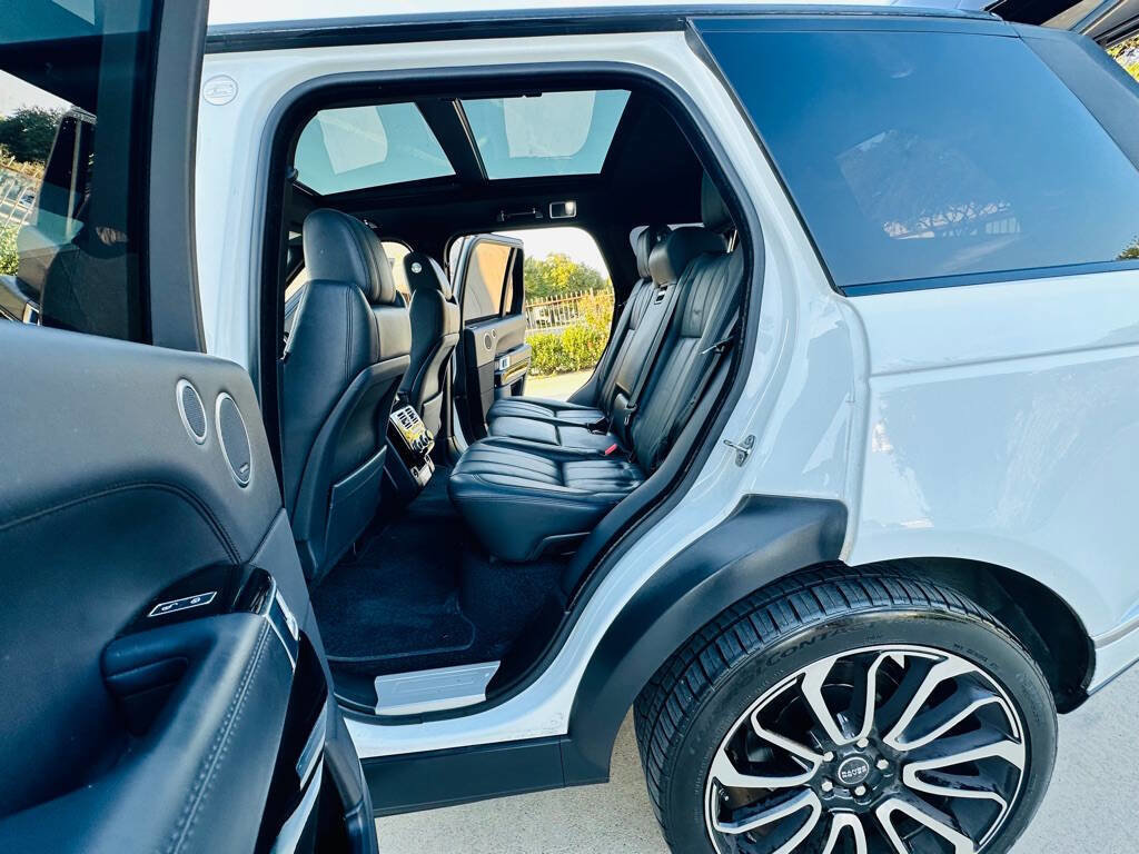 Used 2017 Land Rover Range Rover HSE image 15