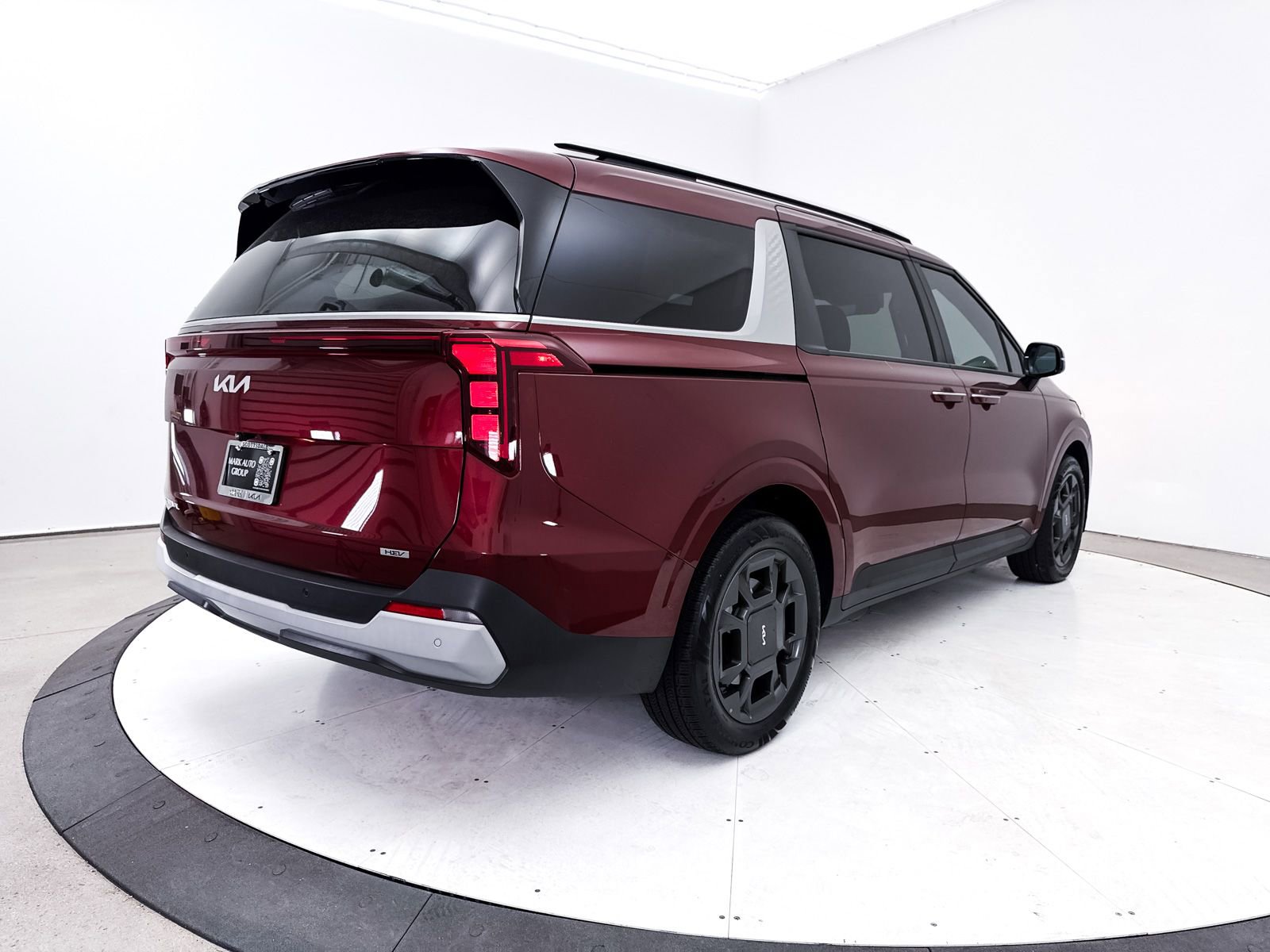 Certified 2025 Kia Carnival EX image 19