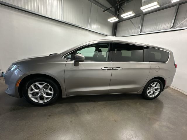 Used 2018 Chrysler Pacifica Touring Plus w/ Tire & Wheel Group image 2