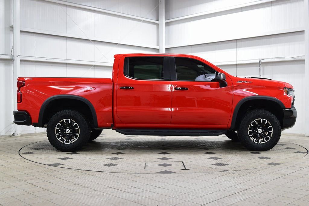 Used 2024 Chevrolet Silverado 1500 ZR2 w/ Technology Package image 9