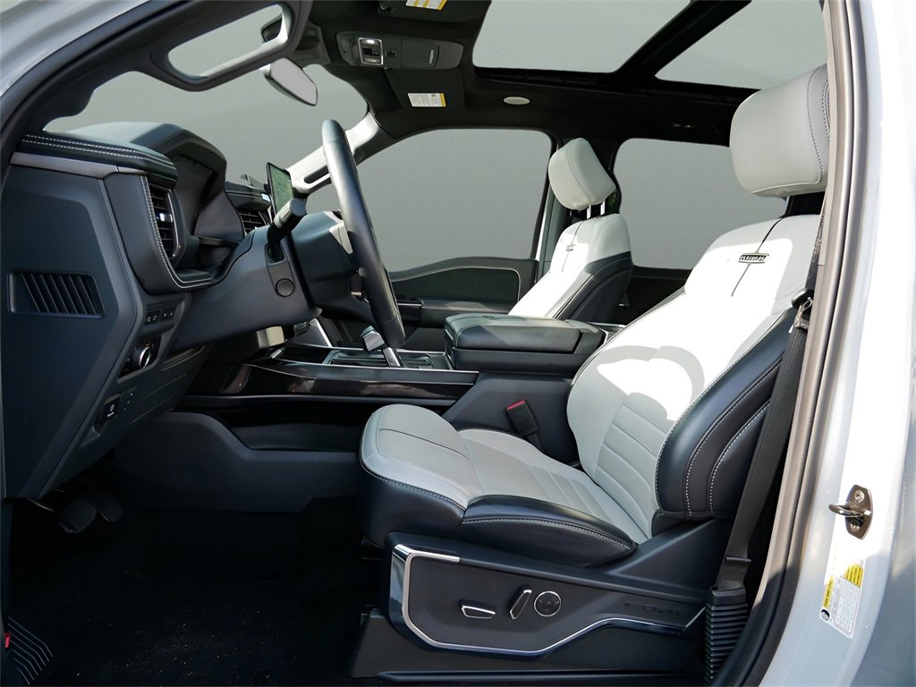 Used 2024 Ford F150 Lightning Platinum image 10