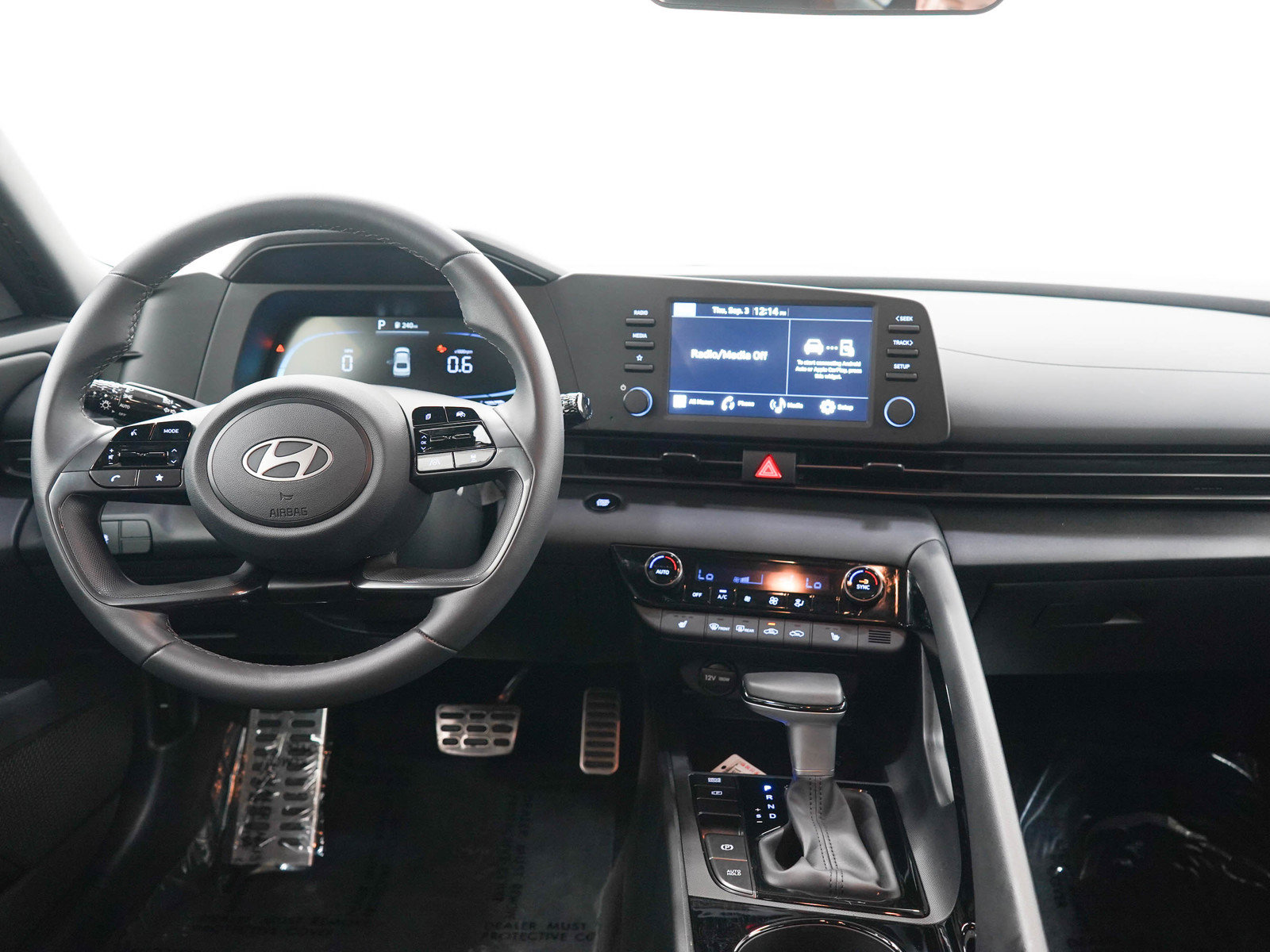 Used 2026 Hyundai Elantra SEL Sport Premium FWD image 14