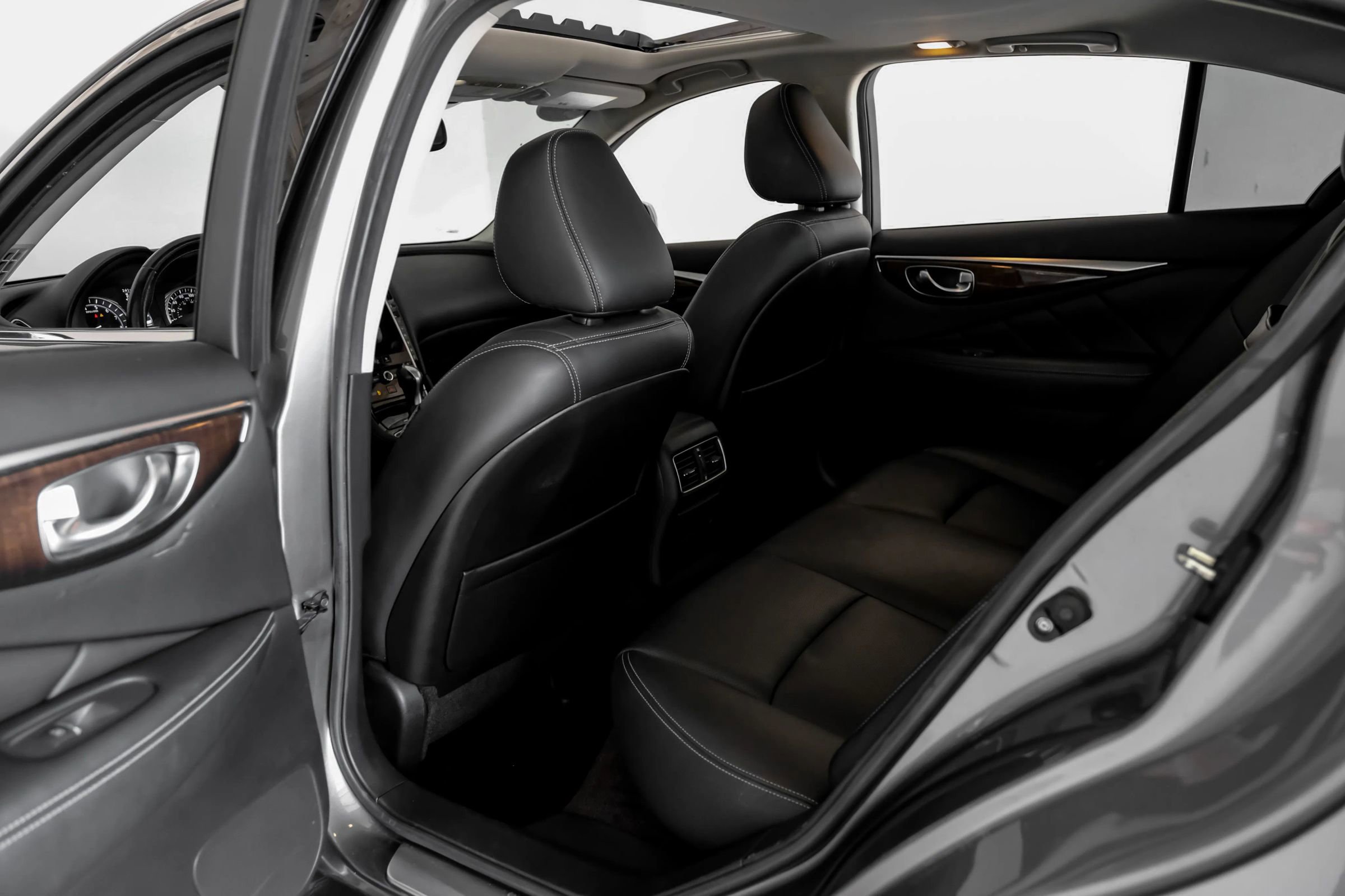 Used 2017 INFINITI Q50 3.0t Premium w/ Driver Assistance Package image 33