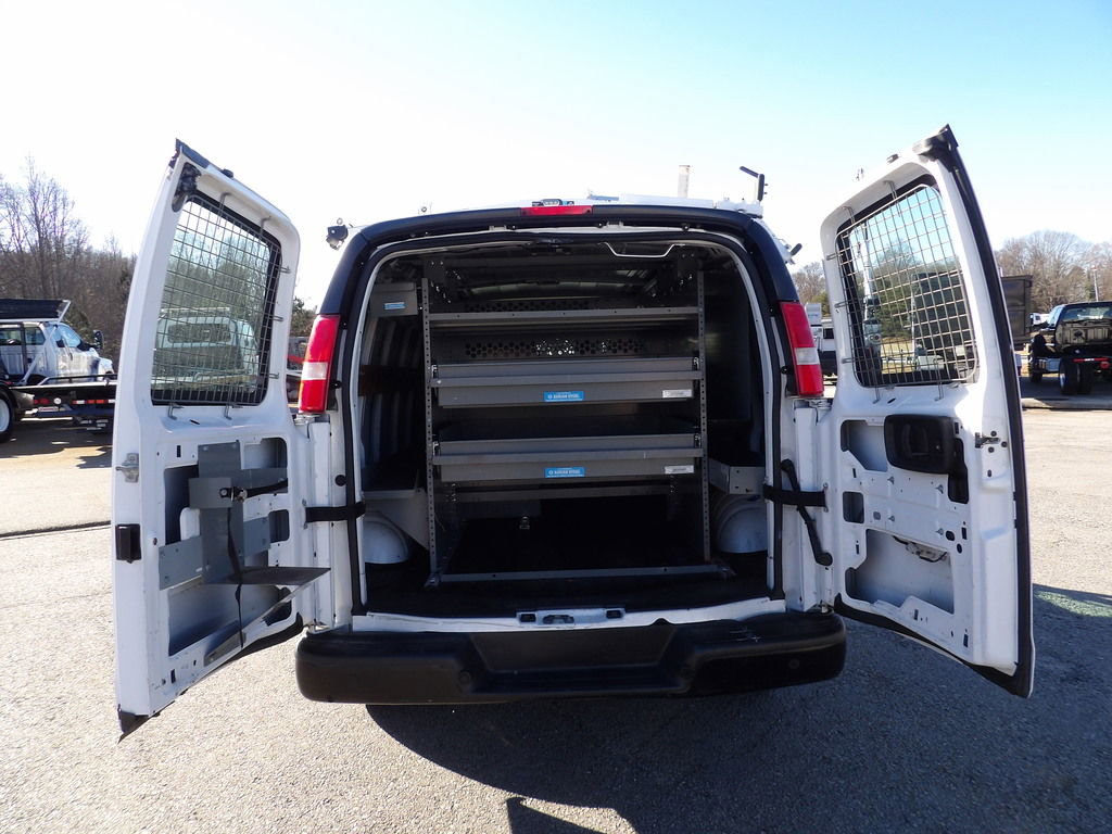Used 2017 Chevrolet Express 2500 image 41