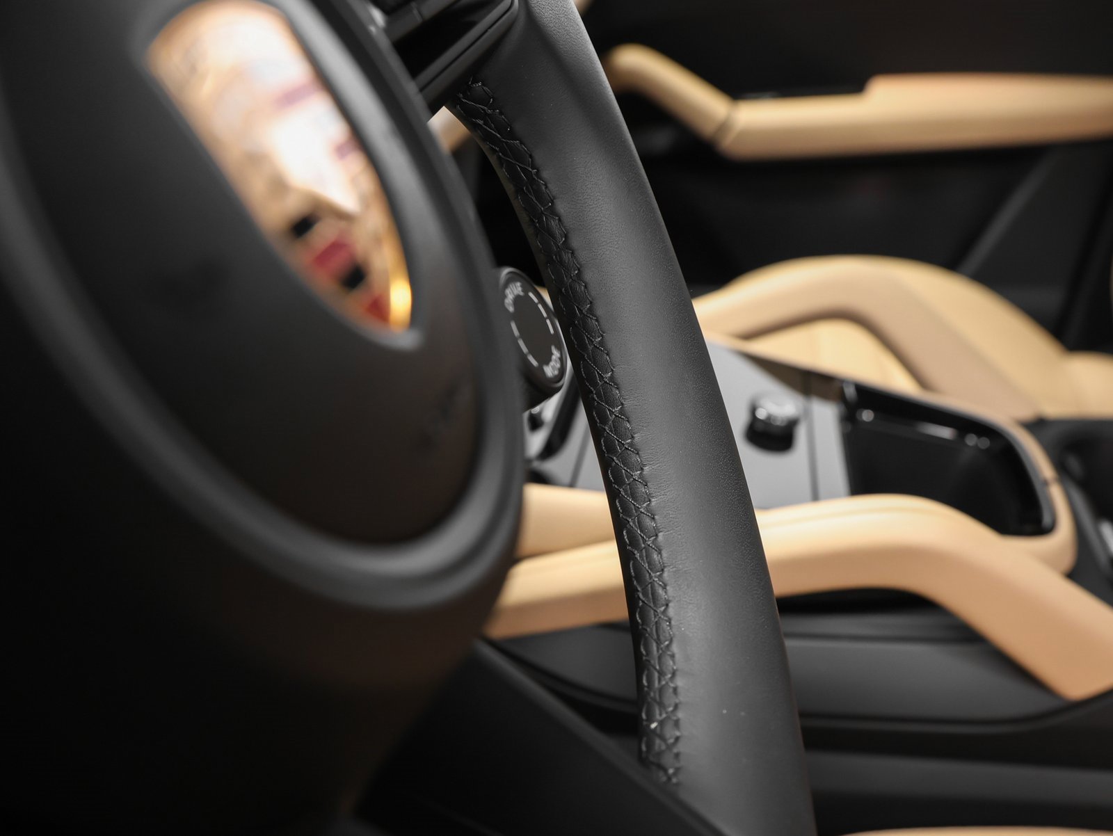 Certified 2025 Porsche Cayenne image 30