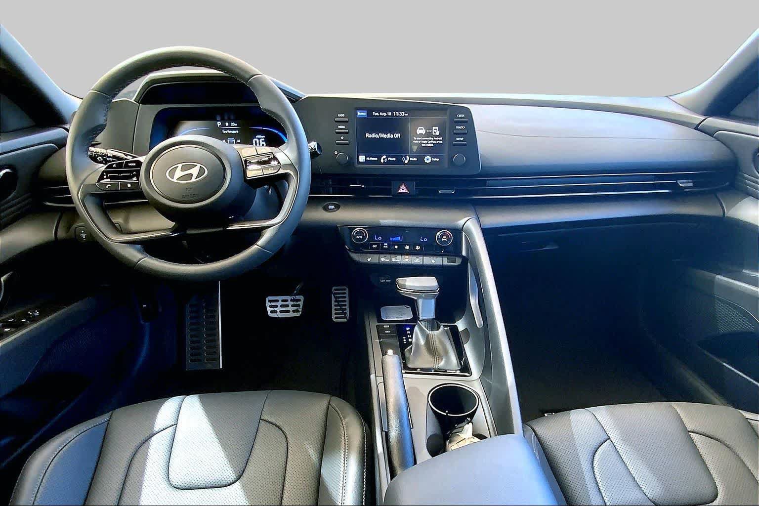 New 2026 Hyundai Elantra SEL Sport FWD image 5