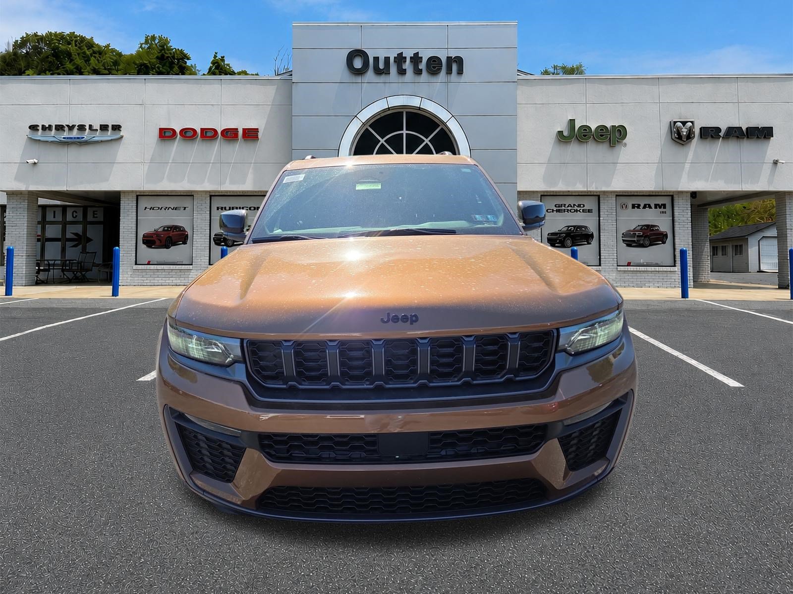 New 2026 Jeep Grand Cherokee L Limited w/ Limited Altitude Package AWD/4WD image 6