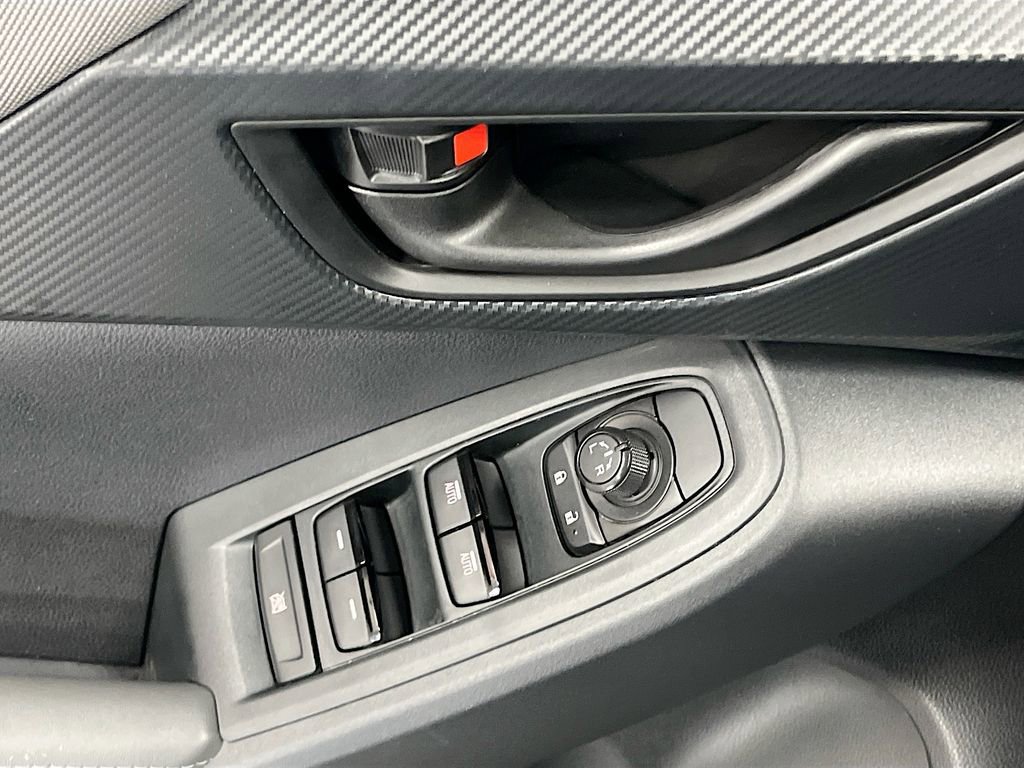 Used 2025 Subaru Crosstrek 2.0i Premium image 17