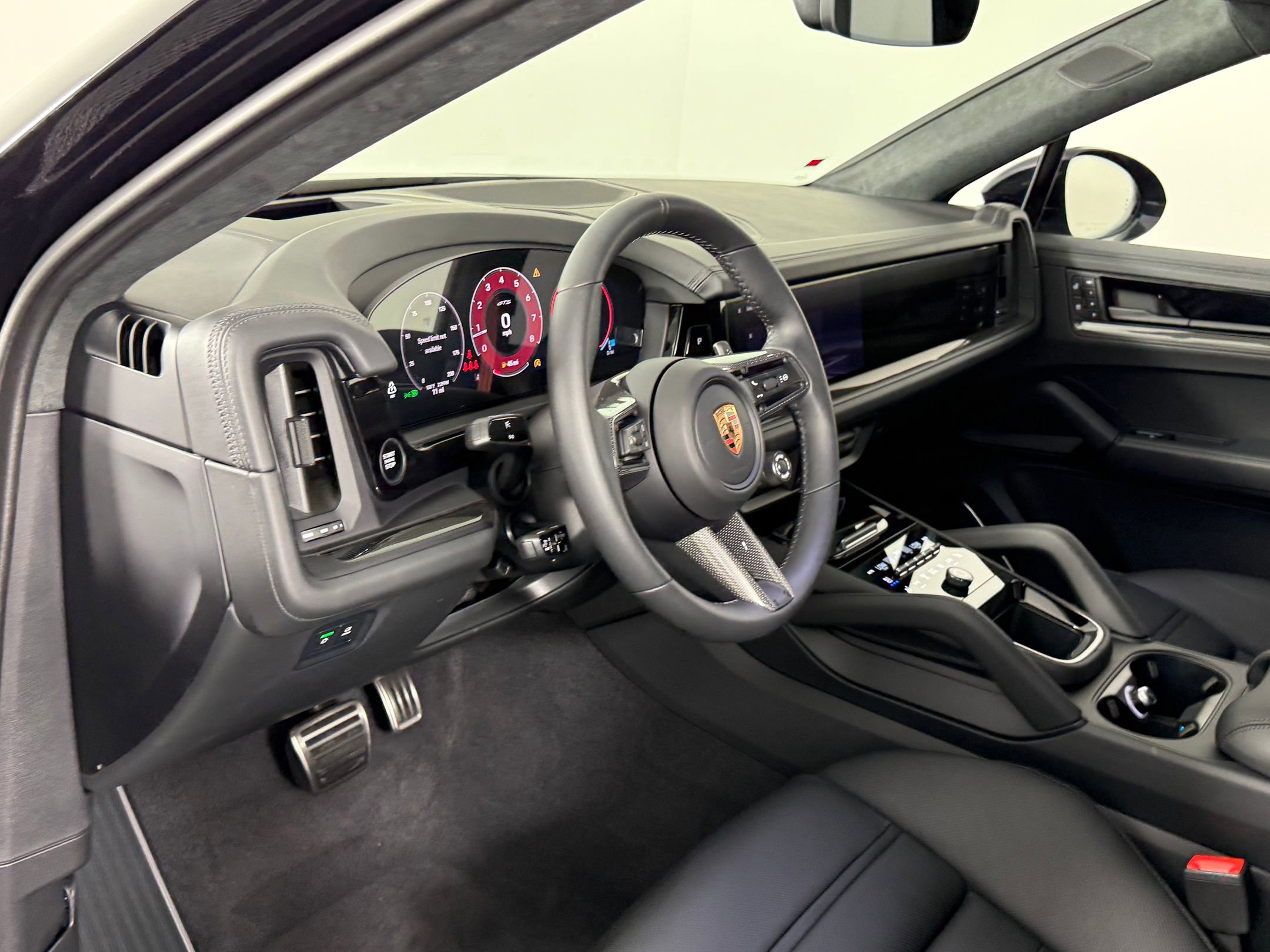 New 2026 Porsche Cayenne GTS image 4