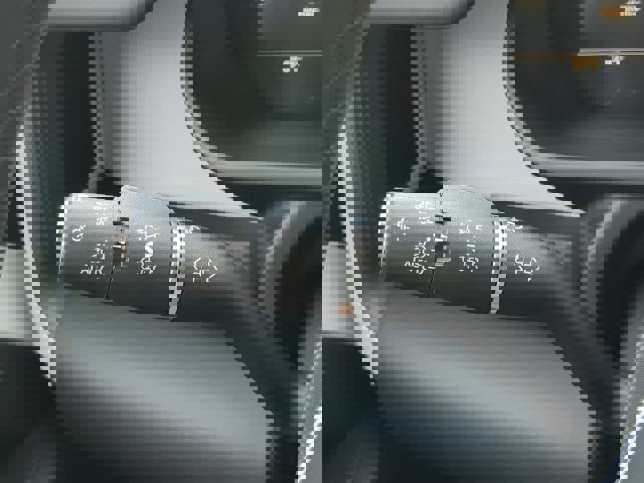 Used 2025 Land Rover Defender 110 S AWD/4WD image 29