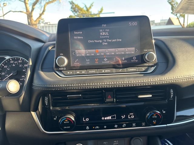 Used 2023 Nissan Rogue SL image 21