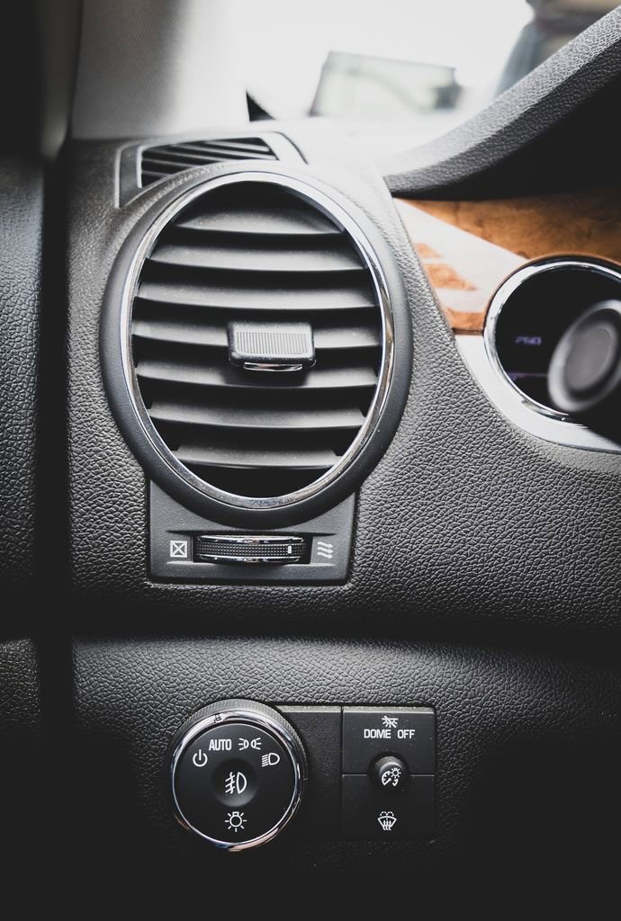 Used 2008 Buick Enclave CXL w/ Driver Confidence Package image 9