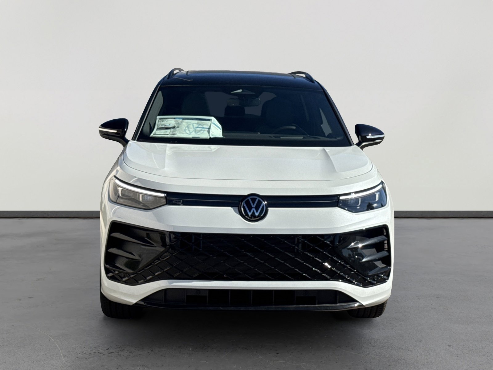 New 2026 Volkswagen Tiguan SE R-Line image 2