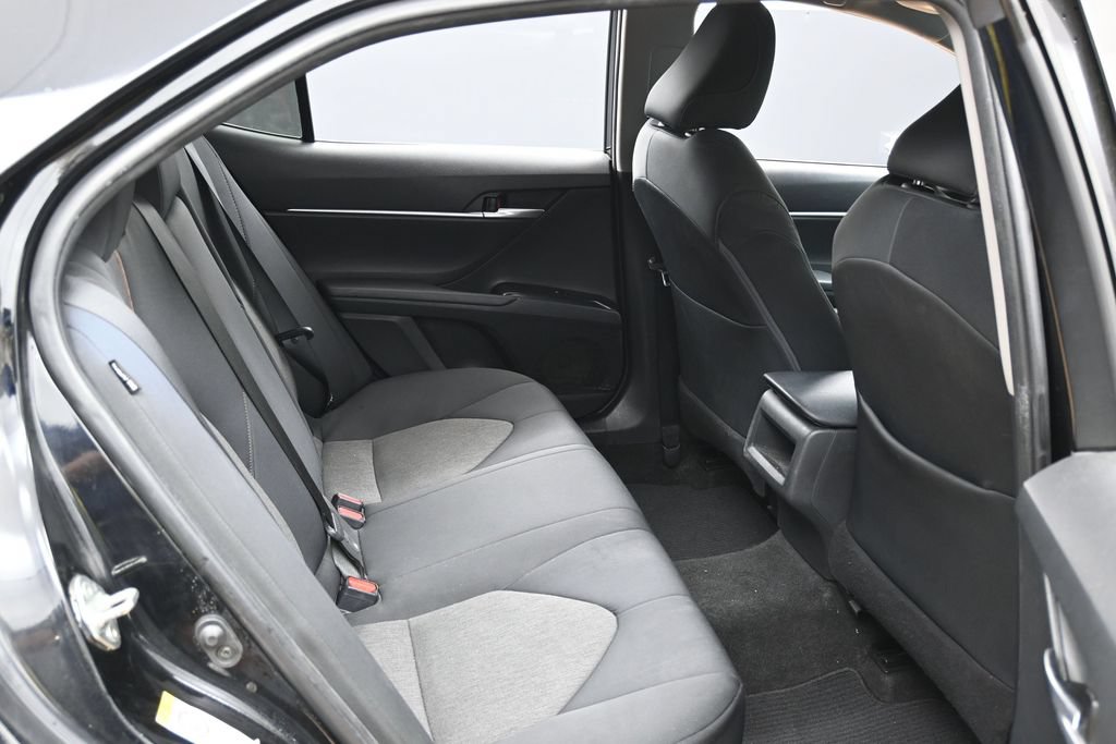 Used 2018 Toyota Camry LE FWD image 28
