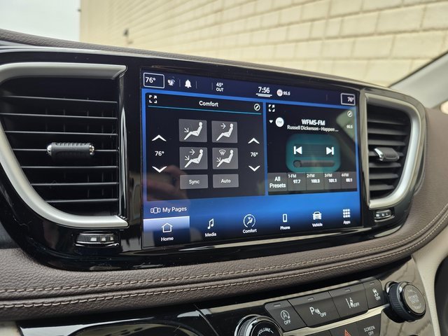 Used 2021 Chrysler Pacifica Touring image 45