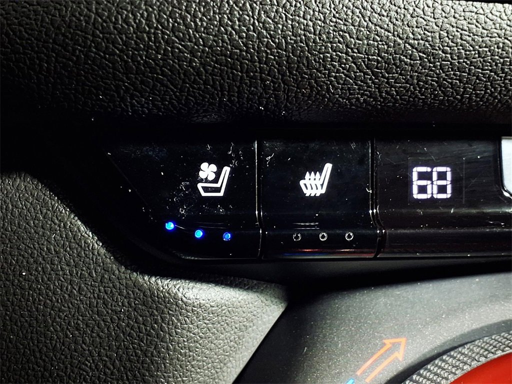 Used 2021 Chevrolet Blazer RS w/ Enhanced Convenience Package image 16