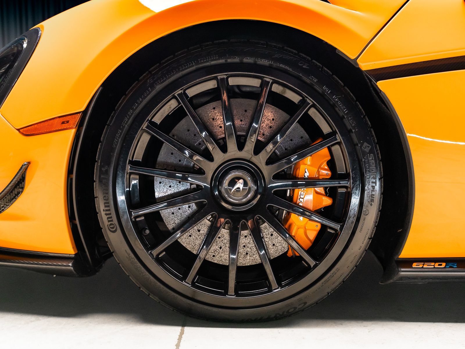 Used 2020 McLaren 620R RWD image 5