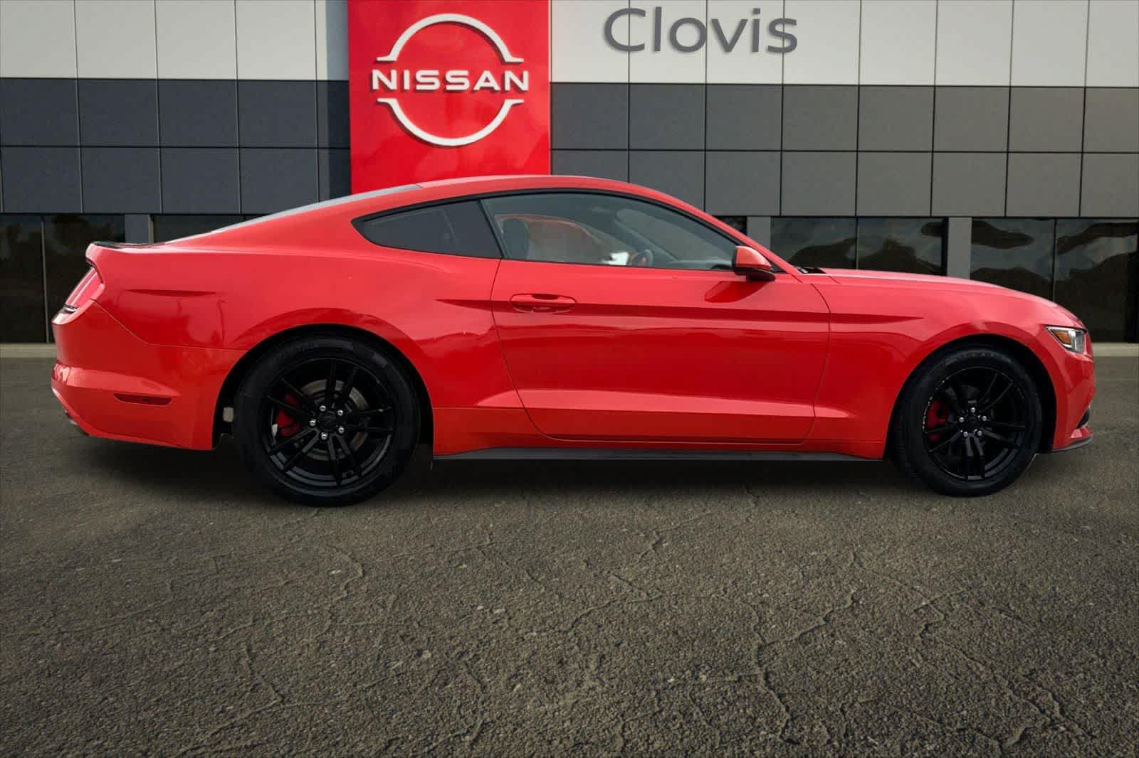 Used 2016 Ford Mustang Coupe RWD image 9