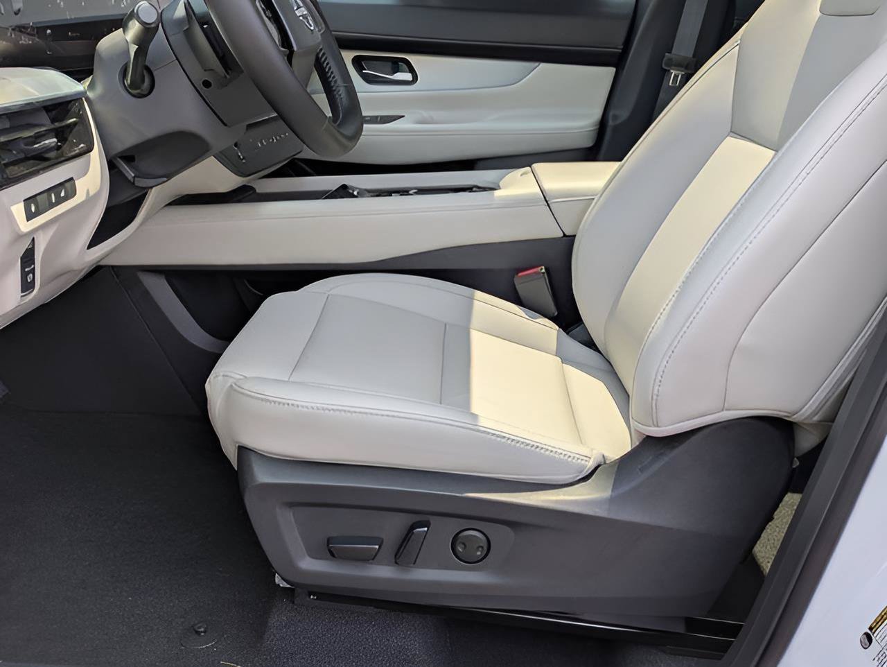 Used 2025 Nissan Murano SL w/ Cargo Package AWD/4WD image 11