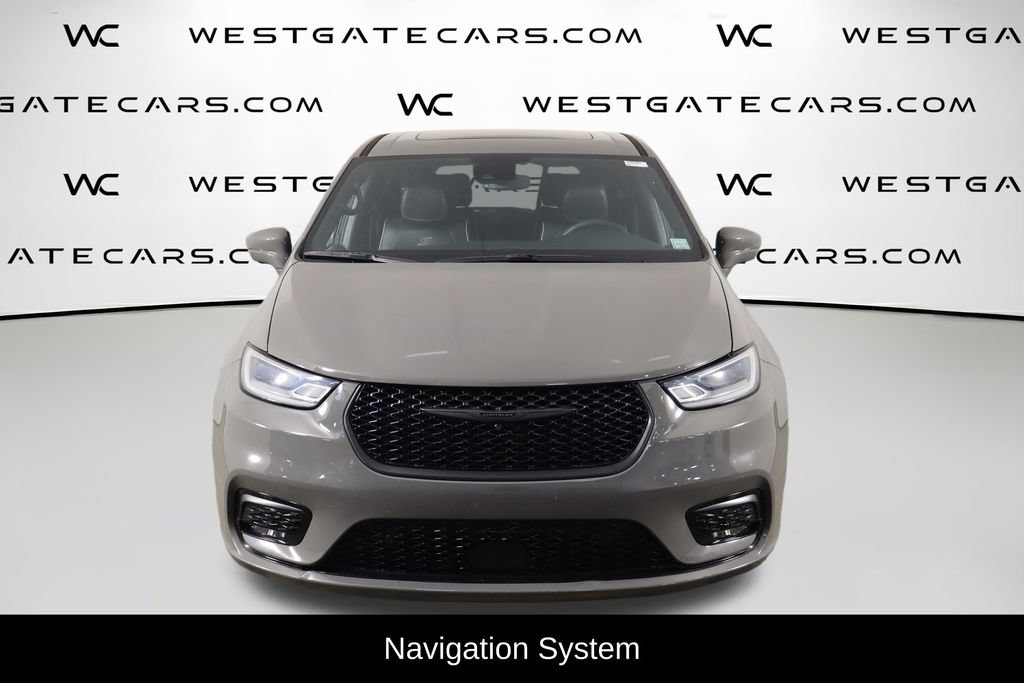 Used 2022 Chrysler Pacifica Limited w/ Uconnect Theater Family Group FWD video 2