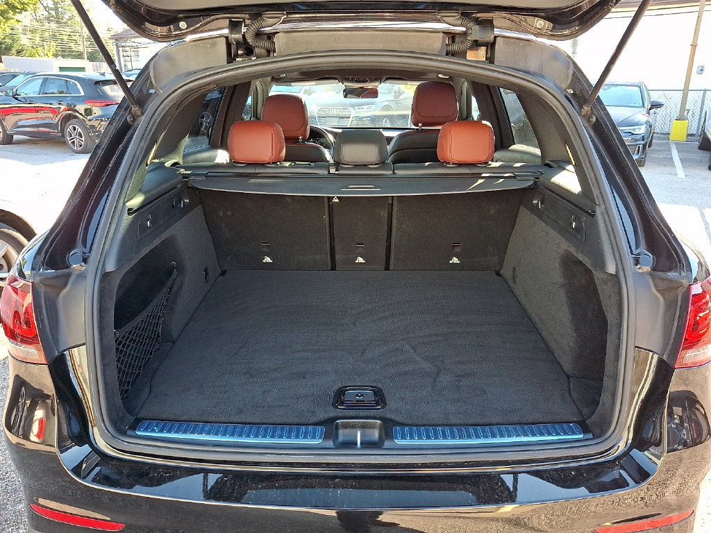 Used 2020 Mercedes-Benz GLC 300 4MATIC image 28