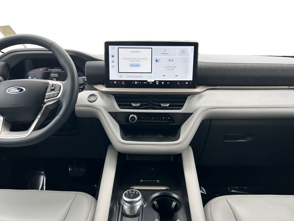 Used 2025 Ford Explorer Active w/ Active Comfort Package AWD/4WD image 12