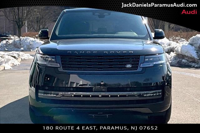Used 2025 Land Rover Range Rover SE image 3