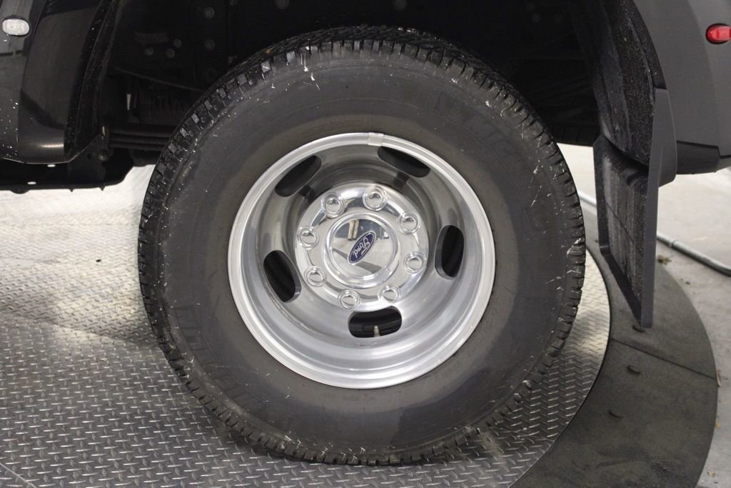 Used 2024 Ford F350 Limited w/ FX4 Off-Road Package AWD/4WD image 16