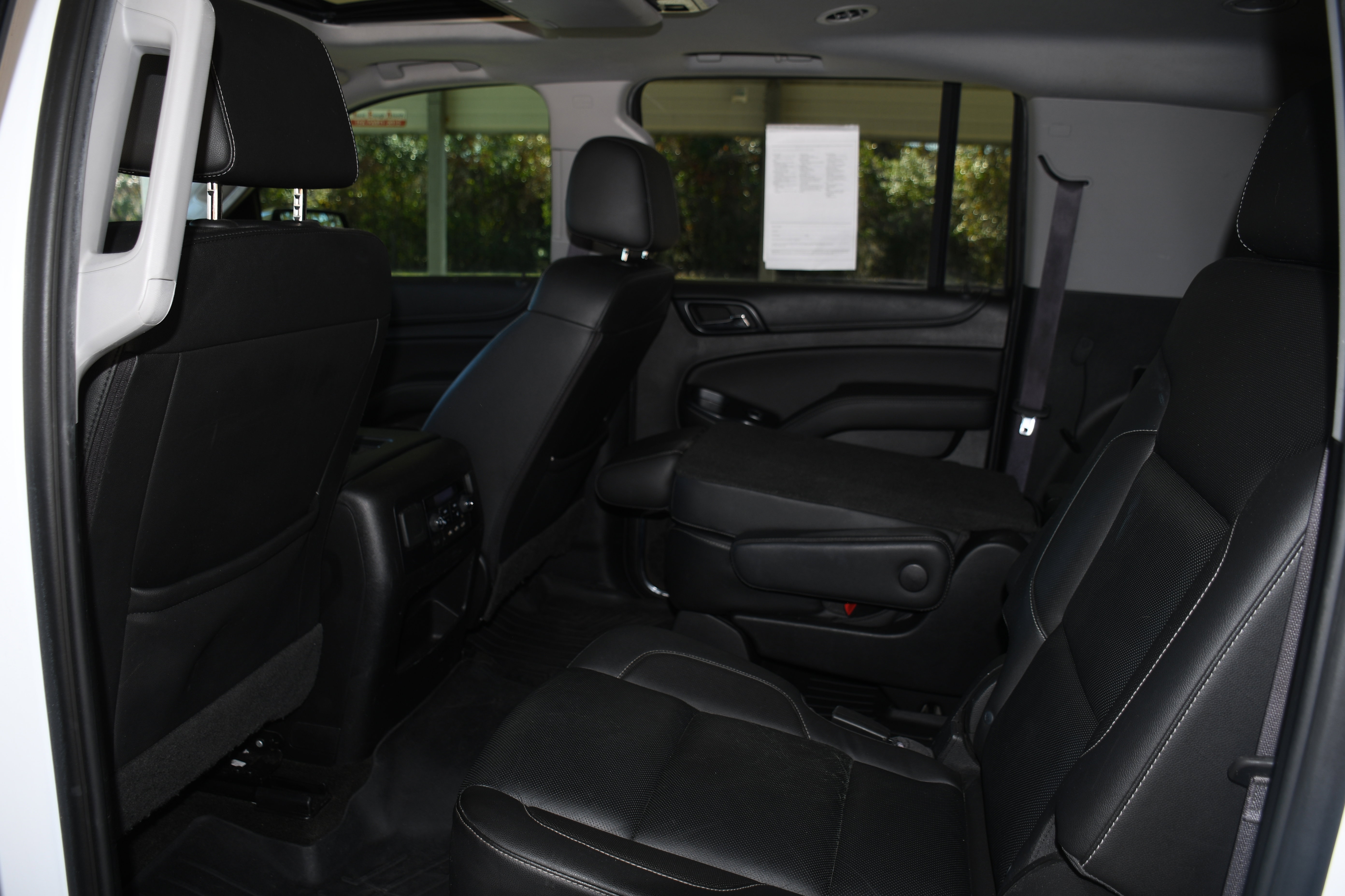 Used 2017 Chevrolet Suburban Premier image 17