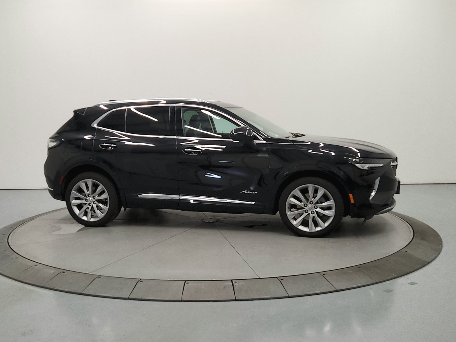 Used 2023 Buick Envision Avenir FWD image 9