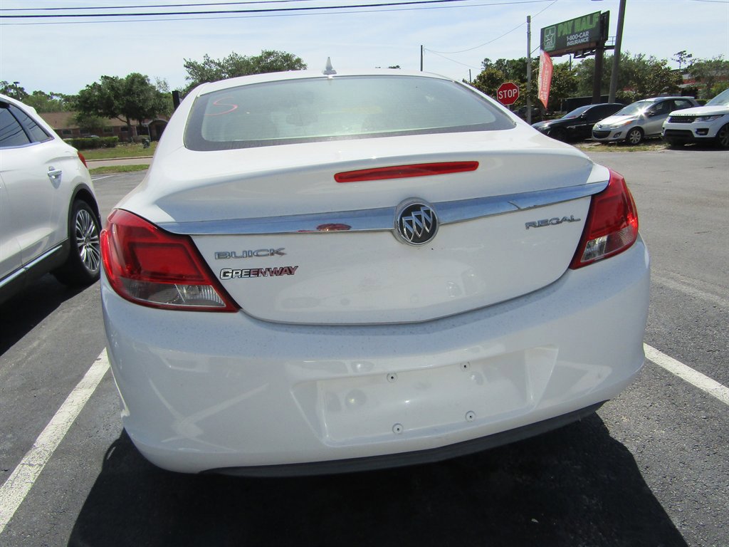 Used 2013 Buick Regal Leather FWD image 3