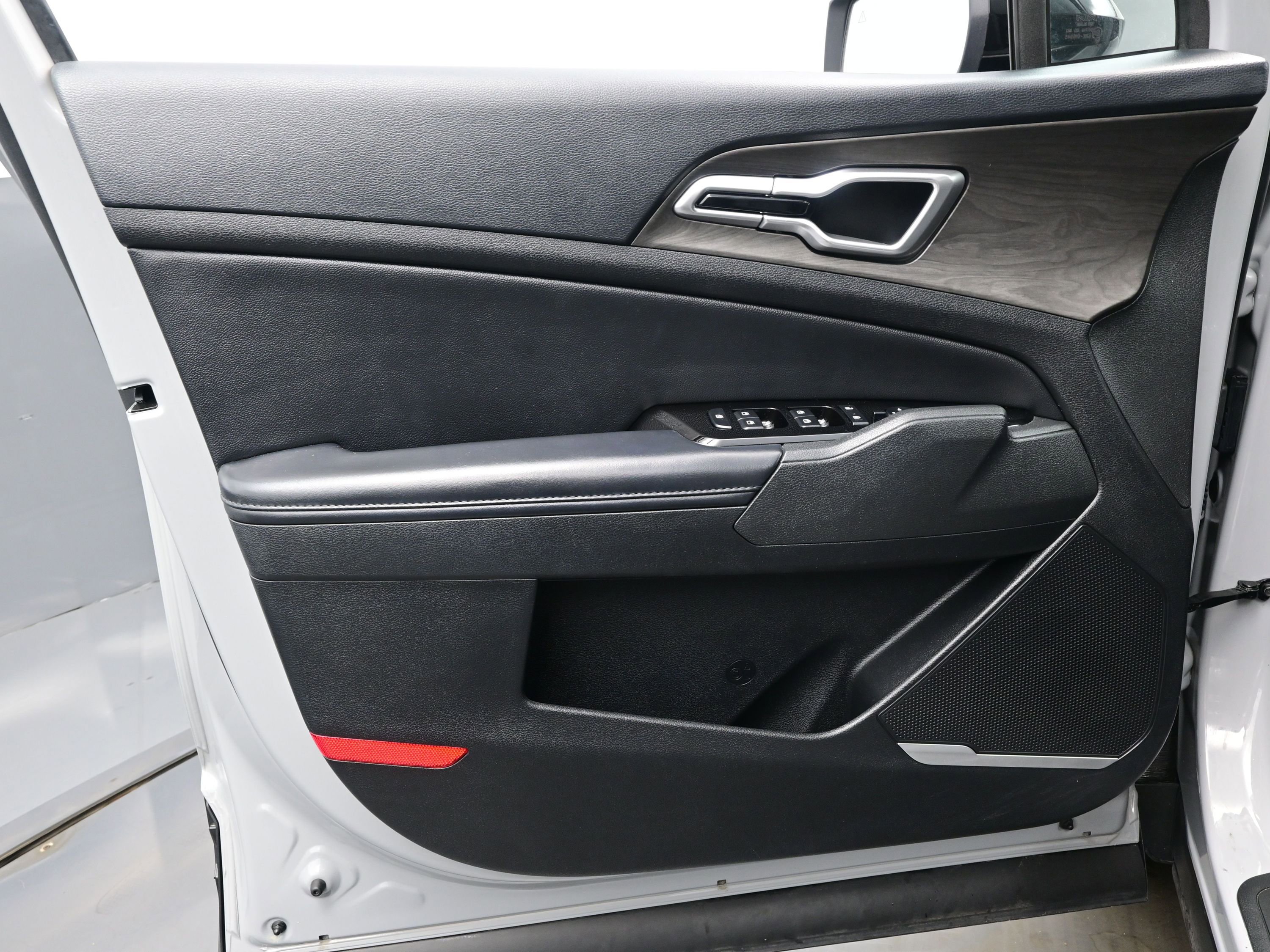 Used 2023 Kia Sportage X-Line w/ X-Line Premium Package image 9