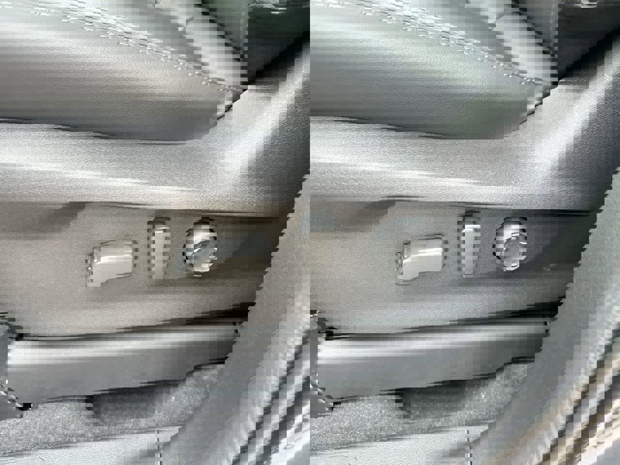 New 2025 Subaru Ascent Touring w/ Popular Package #2 image 22