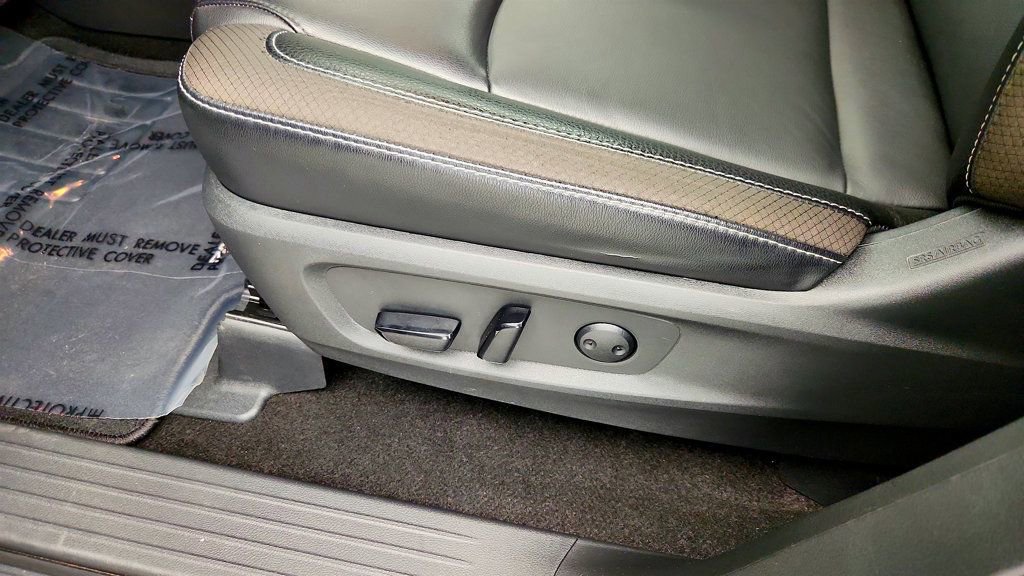 Used 2024 Nissan Pathfinder SL AWD/4WD image 11
