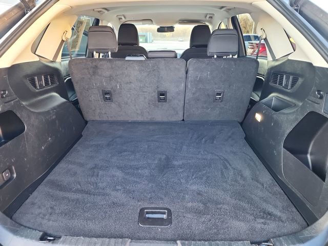 Used 2022 Ford Edge SE w/ Black Appearance Package image 19