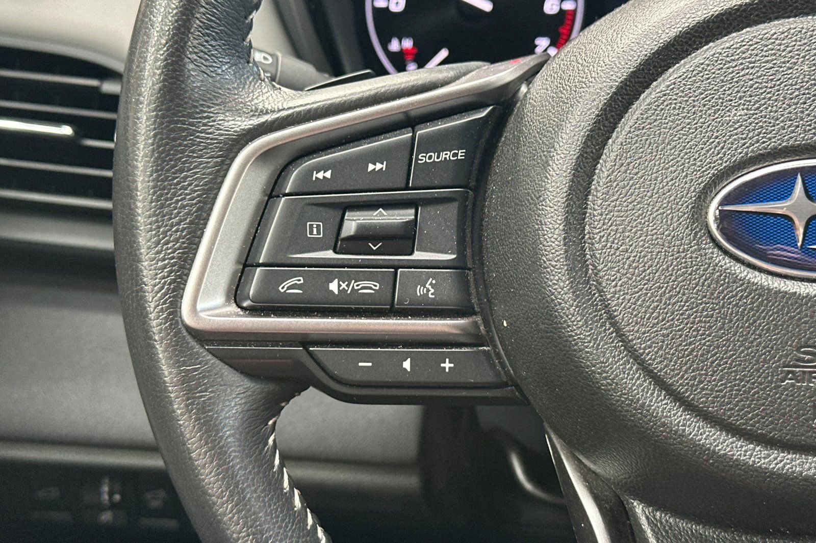 Used 2025 Subaru Outback Premium image 31