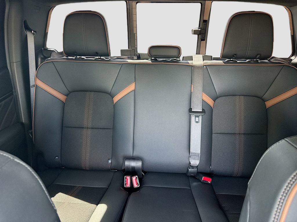 Used 2024 GMC Canyon AT4 w/ Technology Package image 24