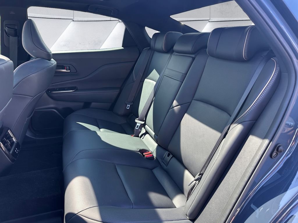 Used 2025 Toyota Crown Limited w/ Advanced Technology Package image 18