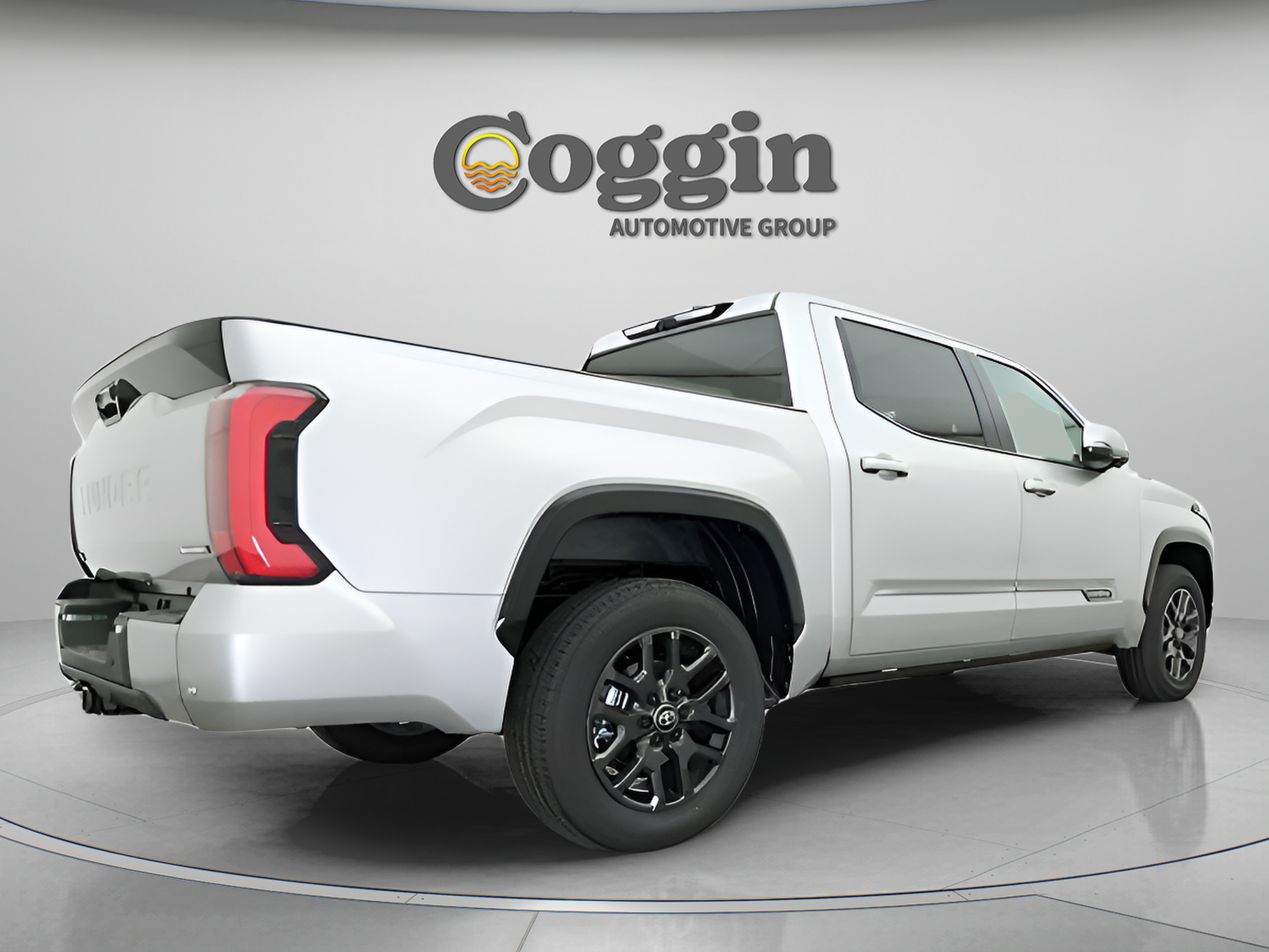 Used 2025 Toyota Tundra Platinum AWD/4WD image 17