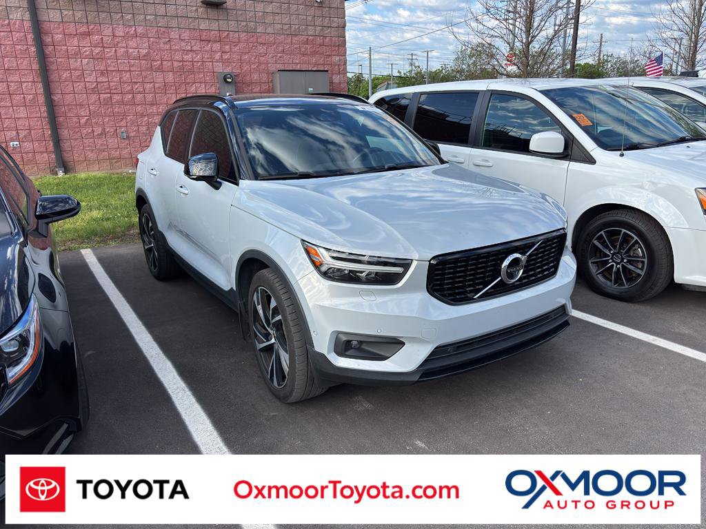 Used 2021 Volvo XC40 T5 R-Design w/ Advanced Package