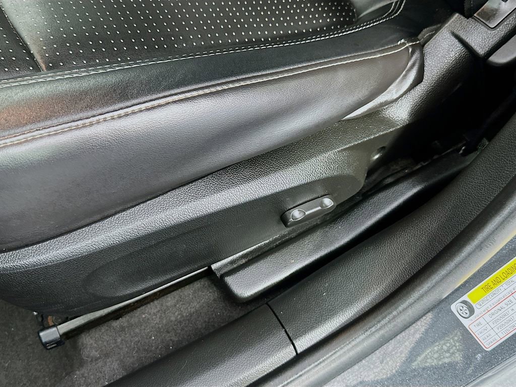 Used 2019 Chevrolet Sonic Premier FWD image 18