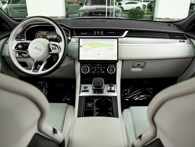 Certified 2025 Jaguar F-PACE R-Dynamic S AWD/4WD image 18