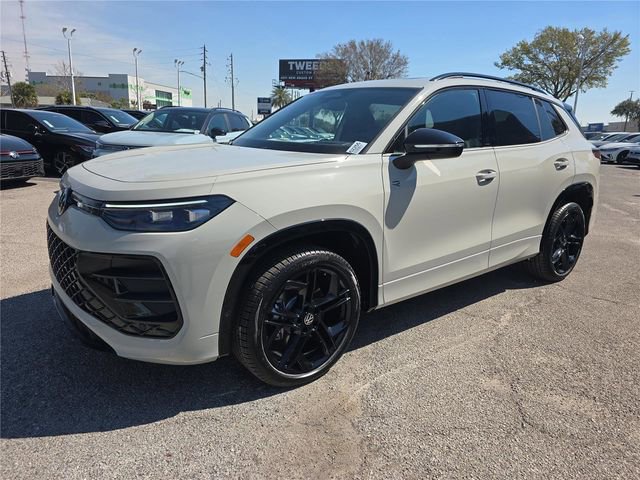 New 2026 Volkswagen Tiguan SE R-Line image 8