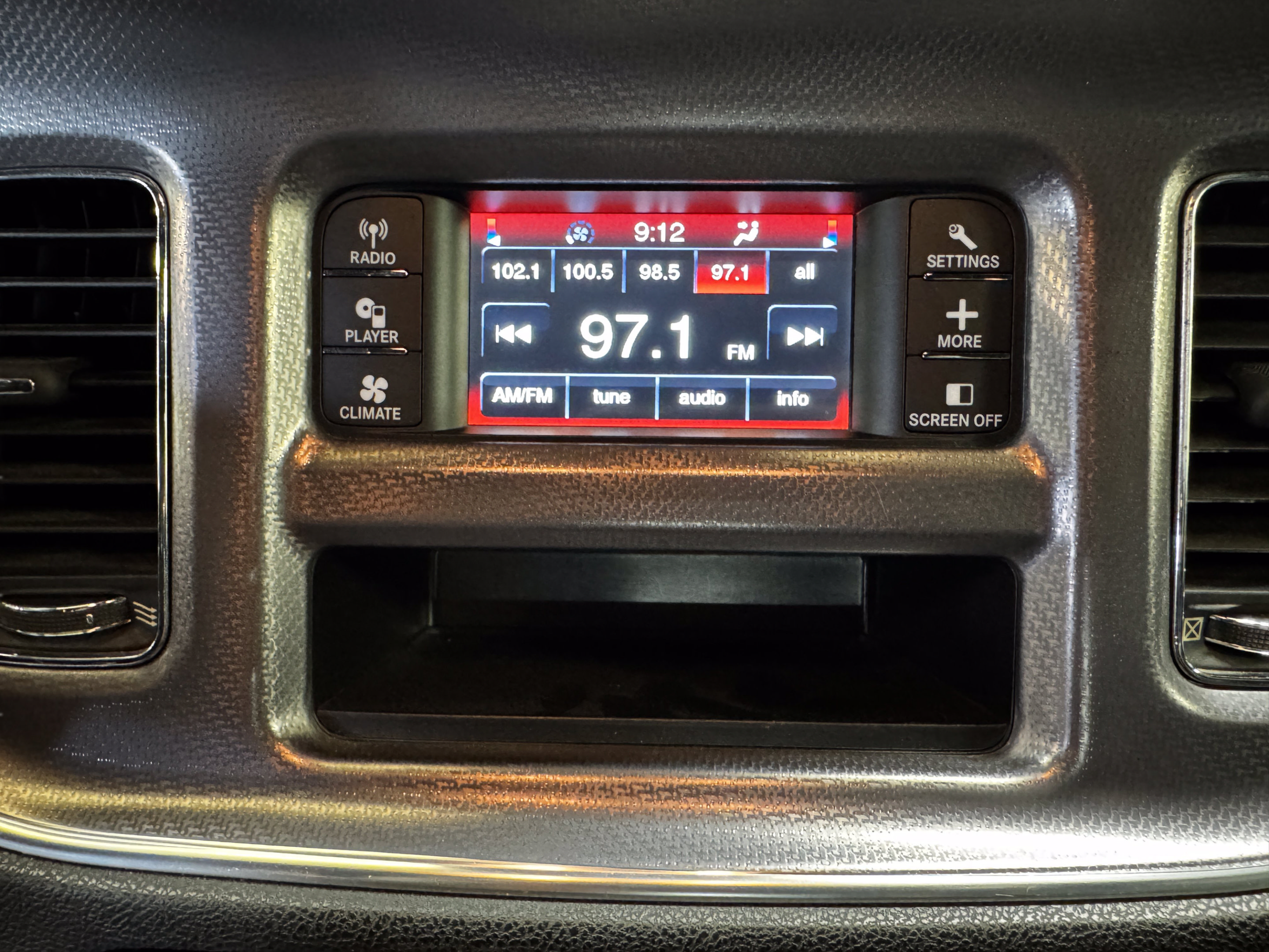 Used 2014 Dodge Charger SE RWD image 24